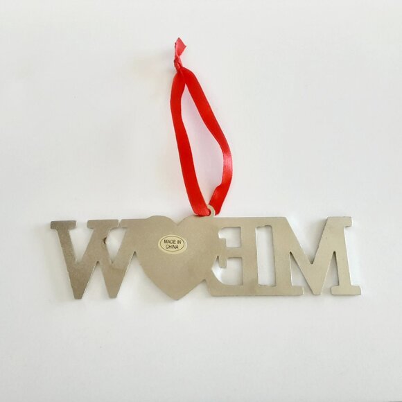 "MEOW" Cat Christmas Metal Ornament. Paw In Heart Design - Picture 3 of 3